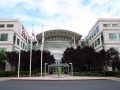 Der Eingang des Apple Campus